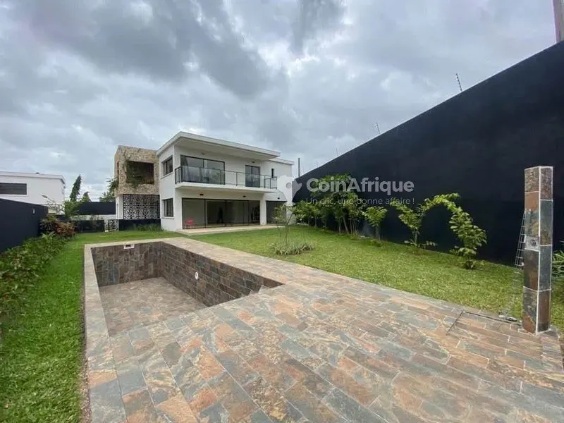 Villa duplex 8 pièces avec piscine — Cocody Riviera 4