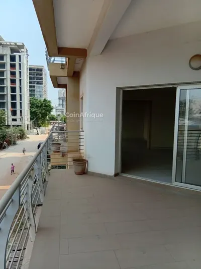 Appartement 4 pièces — Marcory Zone 4