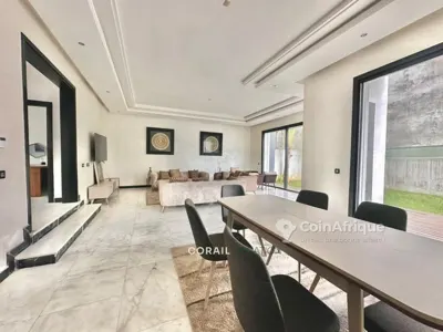 Villa meublée 4 pièces avec piscine — Riviera Beverly Hills